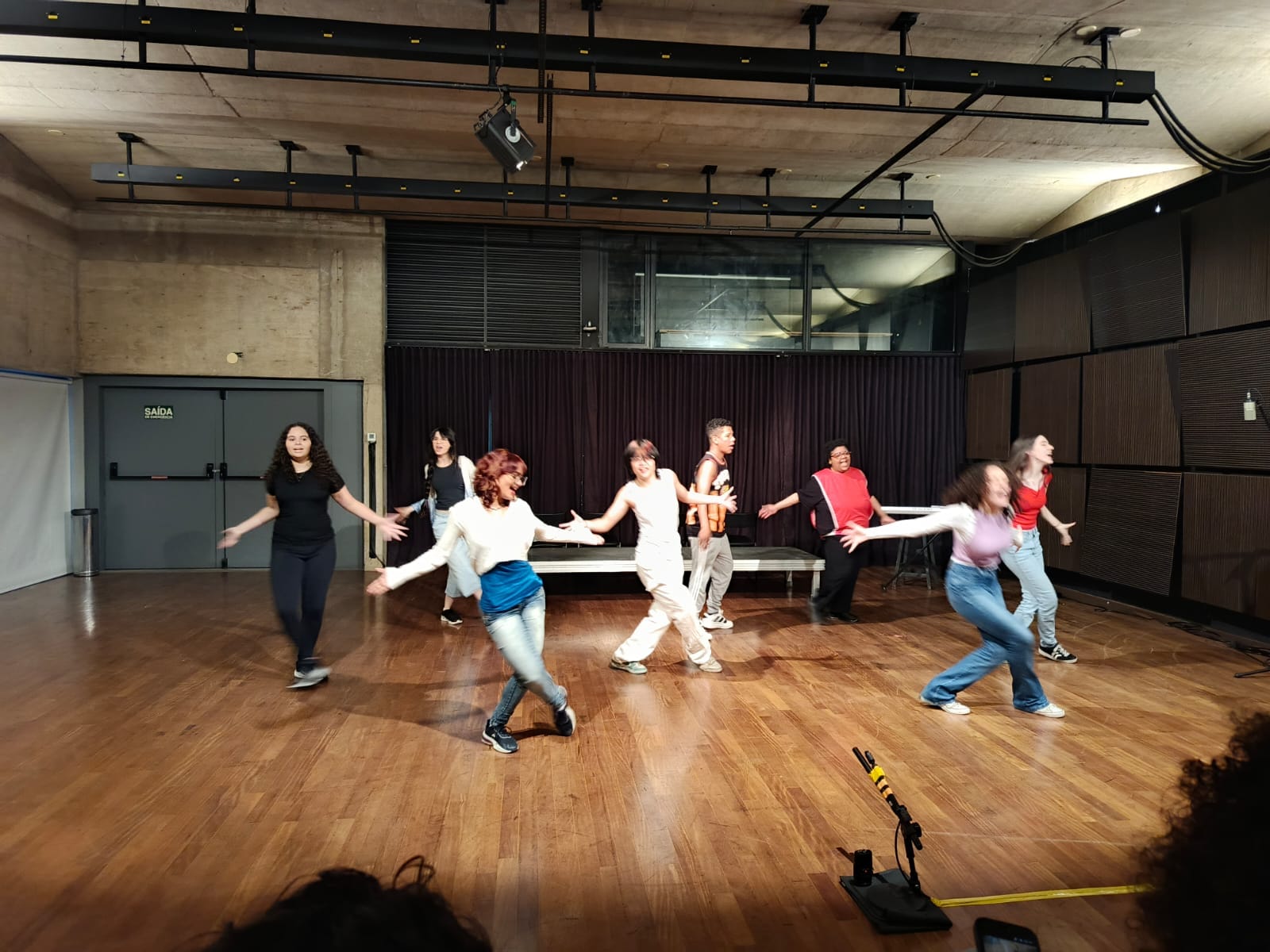 Cursos de Férias - High School Musical e Mean Girls - foto 1